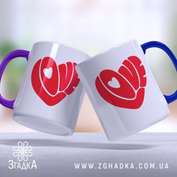 Чашка з написом love і серцем (Chashka_z_napysom_love_i_sertsem)