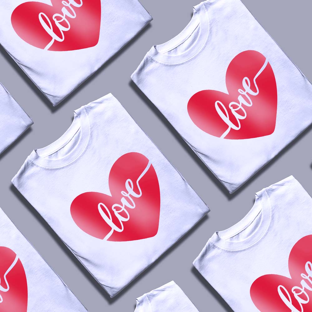 Чорна футболка Love Heart Design для стильного образу