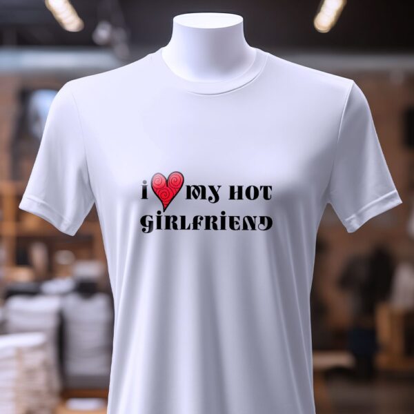 Футболка "I Love My Hot Girlfriend" для виразного стилю