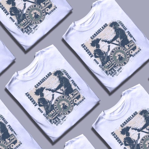 Футболка Punks Not Dead Shirt, крупний план гітаристів і логотипів