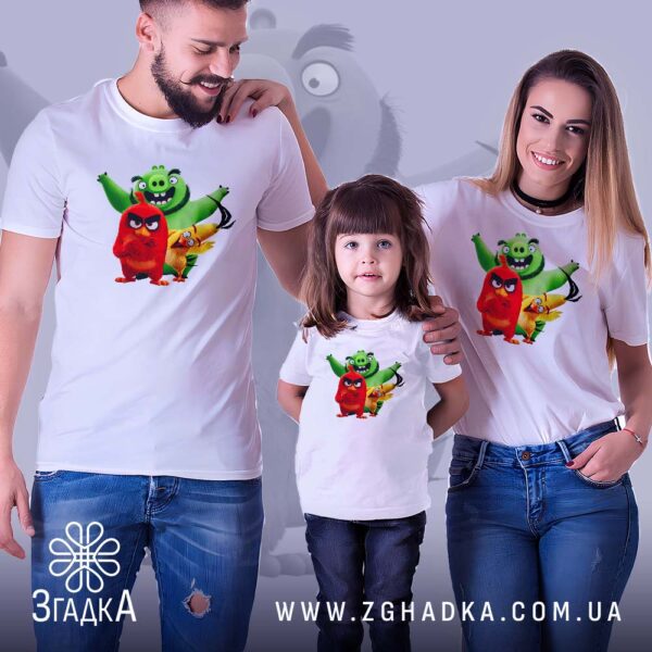 Футболка Angry Birds Компанія - біла футболка з мультяшними героями.