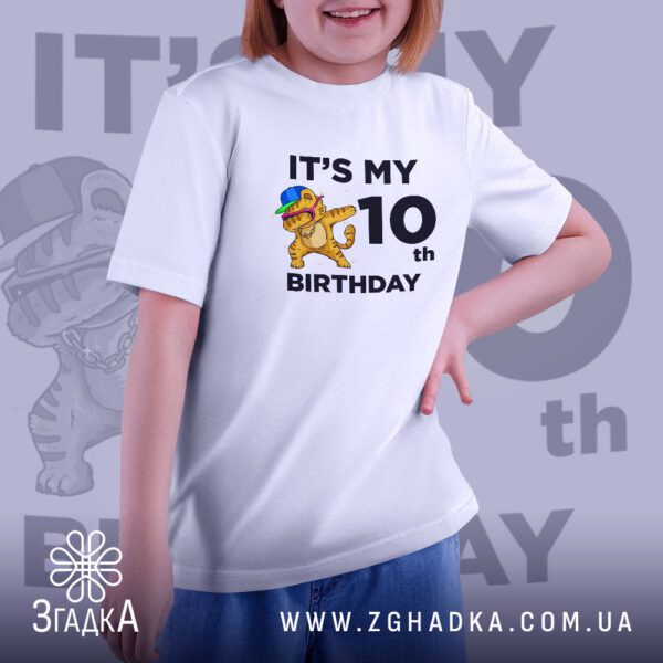 Футболка Дитяча до Дня Народження - крупний план напису "IT'S MY 10th BIRTHDAY"
