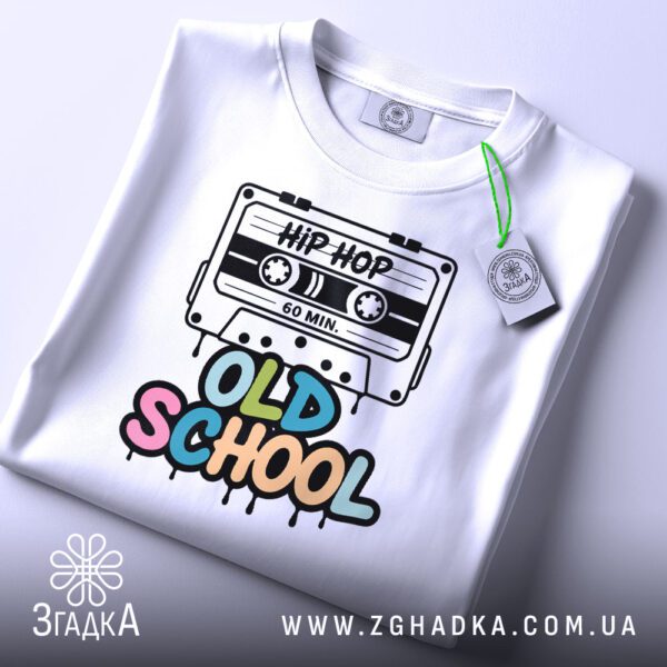 Футболка Old School Стрічка: Деталізований принт касети з написом "HIP HOP" та "60 MIN.".