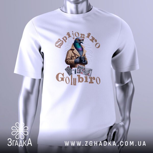 Футболка Spijuniro Golubiro Roblox з мультяшним голубом-детективом та ігровими елементами.