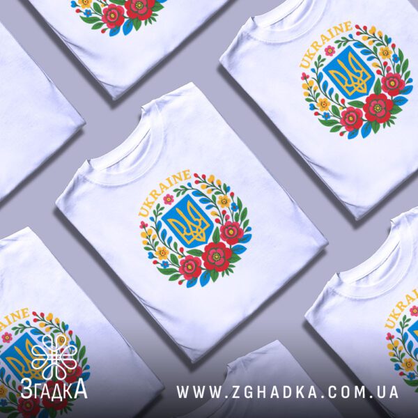 Одяг з українською символікою