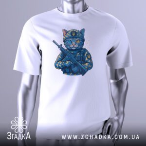 Футболка Кіт Захисник України на манекені