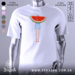 Футболка дівчина кавун, біла, з фронтального ракурсу, на фоні світло-сірого градієнту, принт з дівчиною у блакитній спідниці, яка тримає великий кавун.