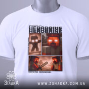 Футболка Херобрін майнкрафт білого кольору, складена на поверхні, фон світлий, принт аналогічний попередньому, з додатковим зеленим ярликом.
