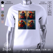 Футболка півень зухвалий, біла, зображена з фронтального ракурсу, на фоні світло-сірого кольору, принт складається з чотирьох зображень півня в окулярах, з яскравими червоними гребінцем і яскравими кольорами.