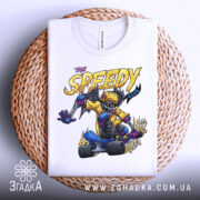 Футболка скелет скейтер білого кольору, зображена зверху на плетеній основі, фон світлий, принт з яскравим скелетом на скейтборді в жовтій футболці, з червоними та синіми деталями.