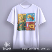 Футболка теплий ранок. Біла футболка підвішена на вішалці, принт кольоровий, зображення містить елементи природи, сонце, зірки та чайник, фон світлий.