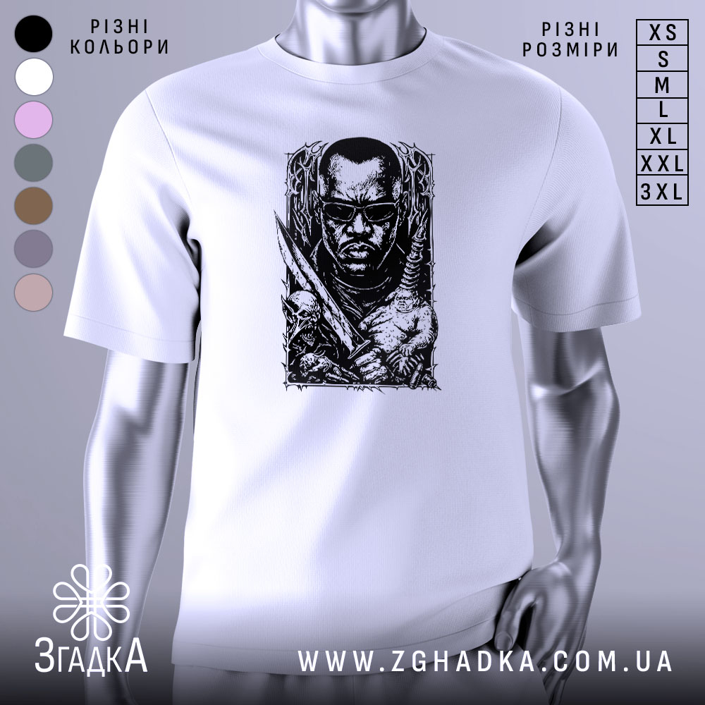 Futbolka Myslyvets Na Morok Vybir Dlia Fanativ Temnoho Ekshenu 1 Футболка мисливець на морок, біла, зображена на манекені, фон світло-сірий, принт чорного кольору з зображенням чоловіка в окулярах, з мечем і черепом.