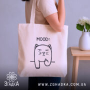 Шопер жартівливий mood котик — шопер, крупний план принта на нейтральному фоні.