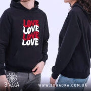 Худі до Дня Закоханих — худі на вішаку, загальний вигляд виробу у студії.