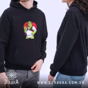 Худі Шрек з трояндою — худі на вішаку, загальний вигляд виробу у студії.