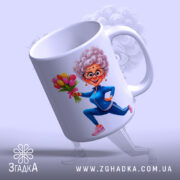 Чашка подарунок найкращій бабусі — композиція з кількох чашок, загальний вигляд.