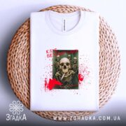 Футболка клуб безсмертних з черепами, біла, на столі, принт з черепами, бренд.