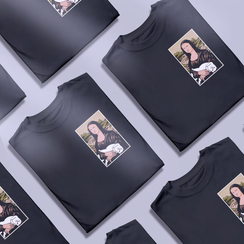 Футболка з текстовим принтом — ілюстрація до статті «Футболка з текстовим принтом: Ідеальний подарунок від Згадки»