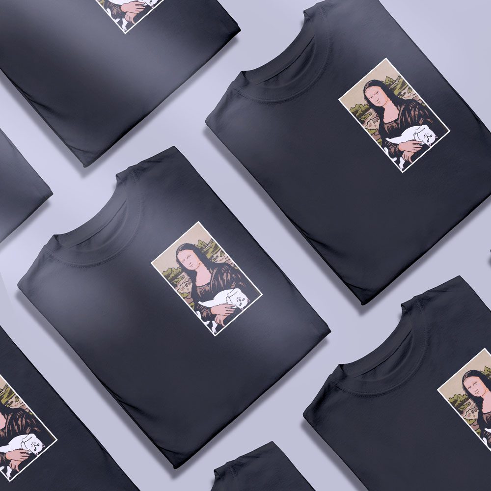 Футболка з текстовим принтом — ілюстрація до статті «Футболка з текстовим принтом: Ідеальний подарунок від Згадки»