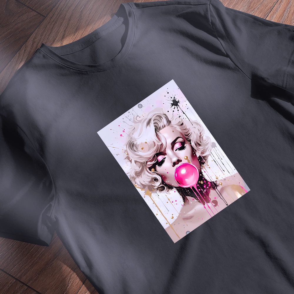 Футболки для власного мерчу — ілюстрація до статті «Футболки для власного мерчу: чому обирають Згадку?»