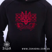 Худі Христос воскрес великодній стиль, чорний колір, близький ракурс, червоний принт, бренд.