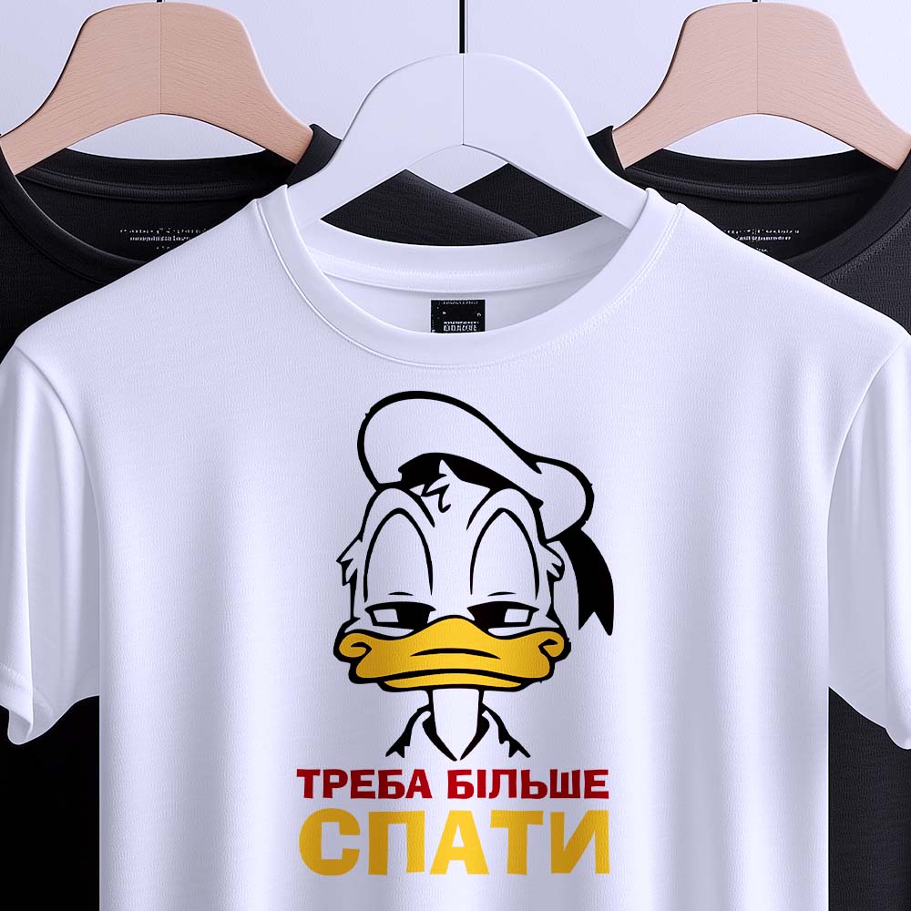 Персональний логотип на футболці — ілюстрація до статті «Персональний логотип на футболці: унікальні рішення від Згадки»