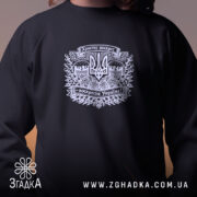 Світшот Христос воскрес воскресне Україна, чорний, ракурс на горловину, деталі принта, бренд.