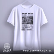 Футболка колаж фото для мами, підвішена на вішалці, бренд Згадка.