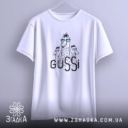 Футболка gussi подарунок, на вішалці, з принтом птахів, бренд Згадка.