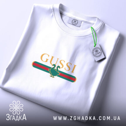 Футболка принт gussi, складена, біла, з етикеткою, бренд Згадка.